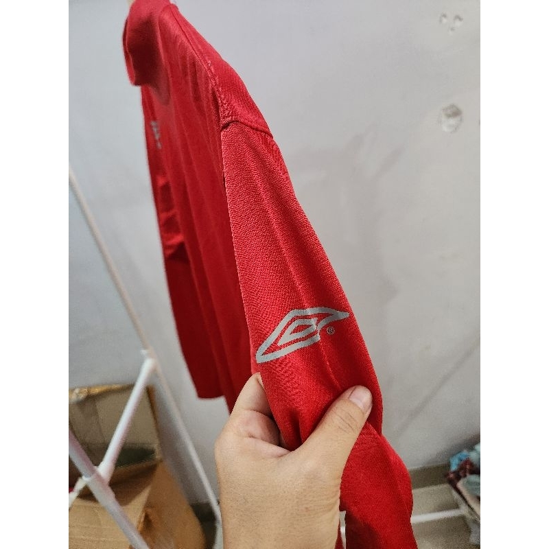 Atasan sport thrifting