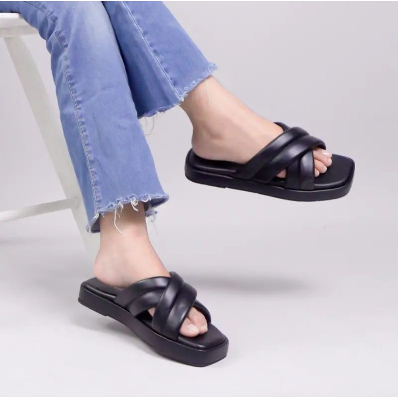 Maxskill Sandal Flat Wanita Silang Wanita