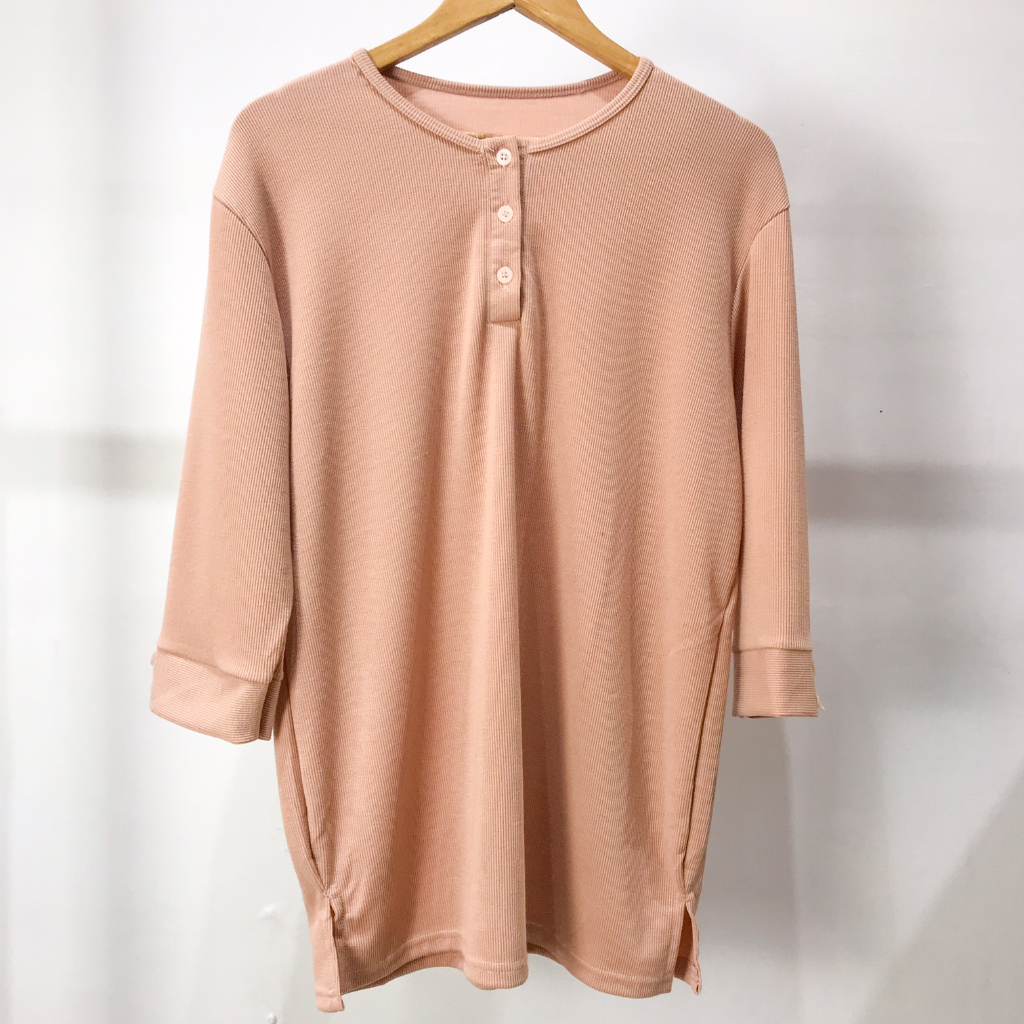 Atasan Kaos Blouse Wanita Polos LD 110cm Bahan Knit  Kekinian Terbaru