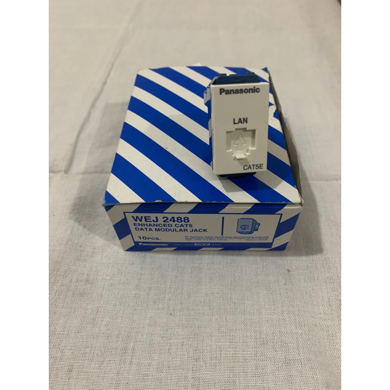 Panadonic Outlet data / Jack data cat 5E WEJ 2488