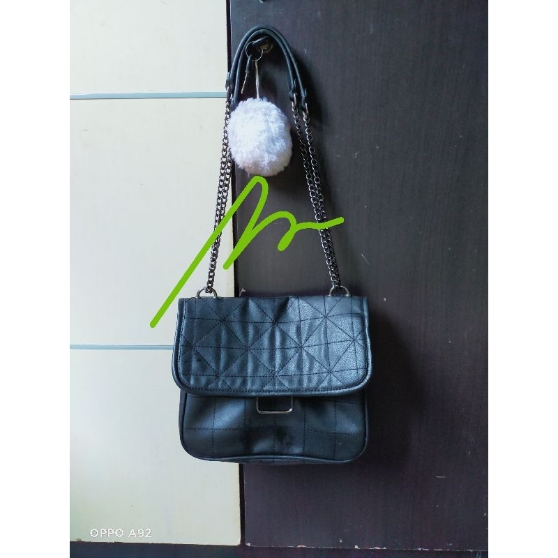 Preloved Tas Hitam by Giyomi