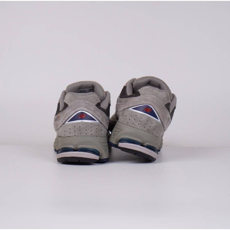 New Balance 2002r Light Grey