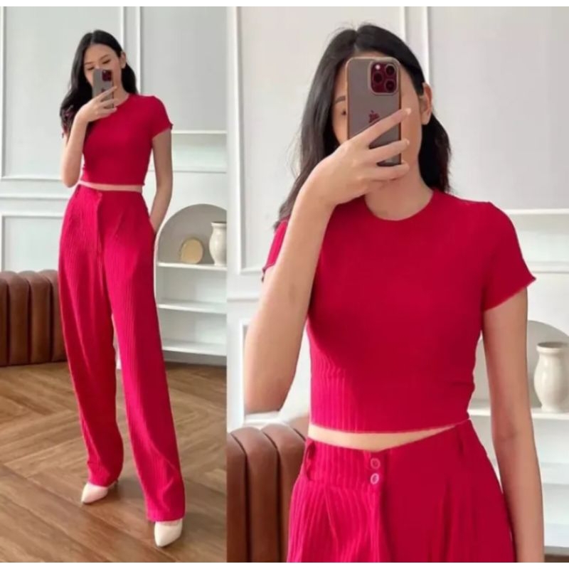 SETELAN BAJU CROP WANITA MODERN/Atasan Crop Pendek