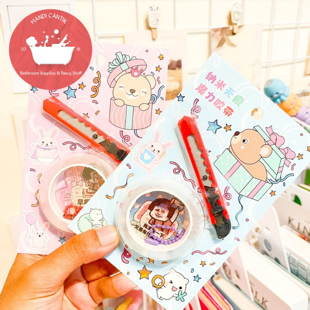 

PAKET DOUBLE TAPE SOLATIP DAN CUTTER BERUANG TEDDY BEAR HEWAN ANIMAL SELOTIP KATER PISAU PEMOTONG KERTAS WARNA PASTEL PINK BIRU PEACH LUCU KADO UNIK PULPEN STATIONERY ALAT TULIS SEKOLAH KANTOR JURNALING JOURNALING