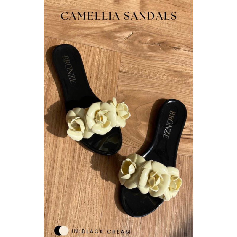 Camellia sandal bronze behavior