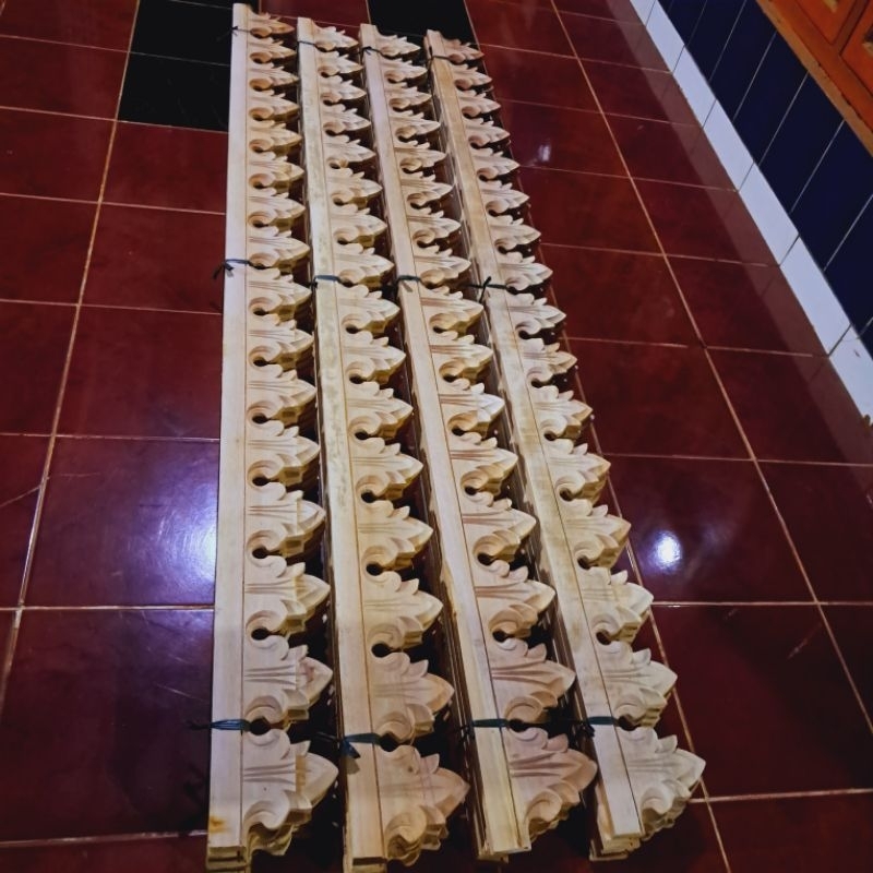 LISPLANG CEMARA MAHONI TERAS RUMAH JOGLO MINIMALIS 02