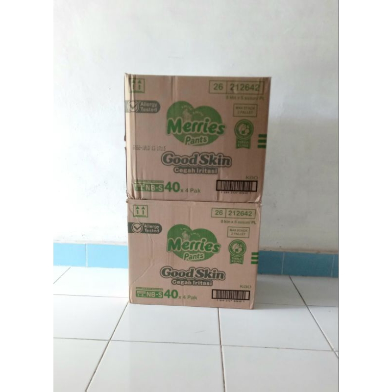 Merries NB-S40 TIPE CELANA Bayi 1 karton