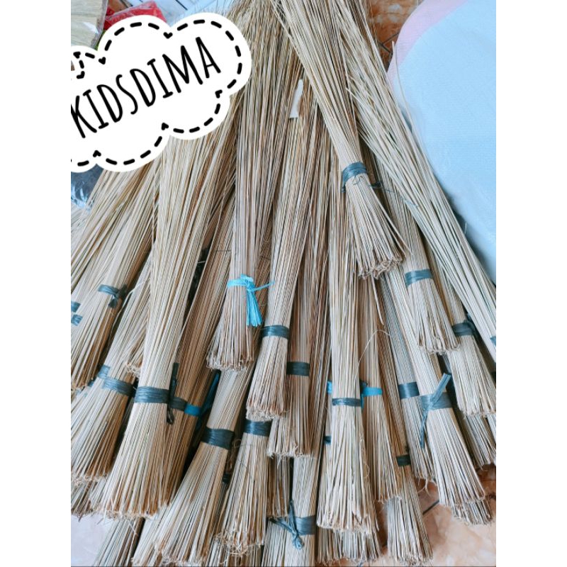 

Sapu Lidi Tradisional Kualitas Lidi Bersih / Awet Bagus