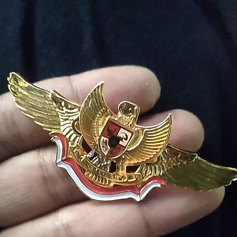 wing pin garuda