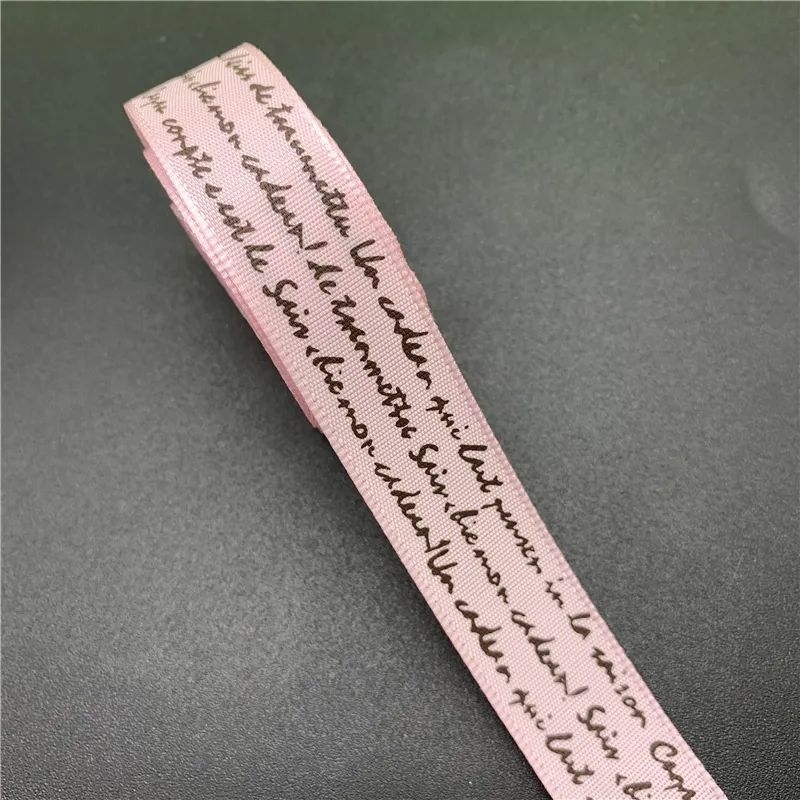 

Pita Kado Printed Text Roll Pita Hampers
