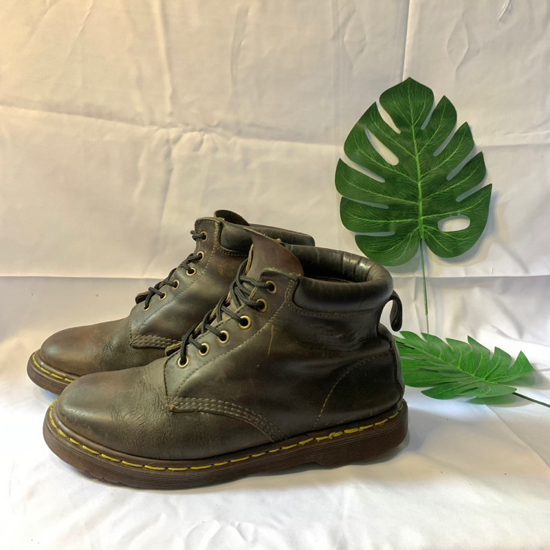 Sepatu DR MARTENS Saxon 939