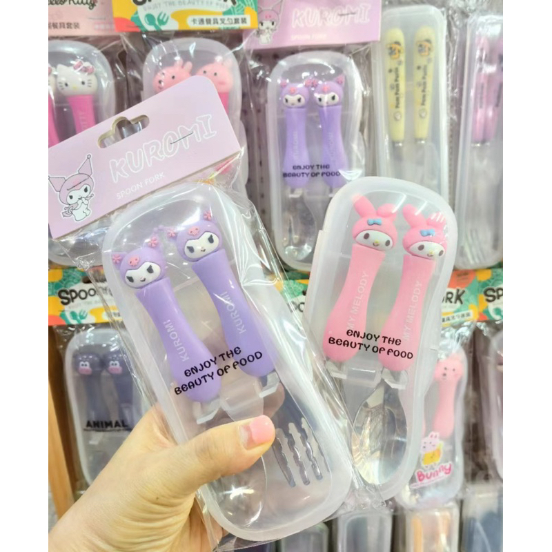 Sendok Garpu Anak Stainless Motif Kuromi Kitty Melody Cinnamoroll Pompompurin