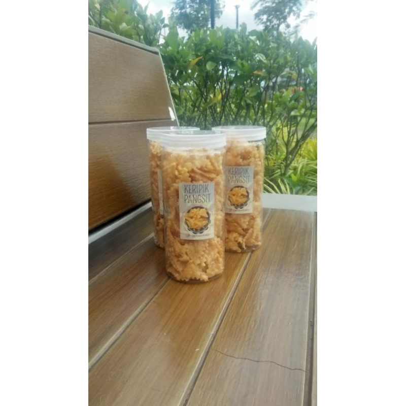 

keripik pangsit 1kg, keripik pangsit original keripik bawang, kue bawang