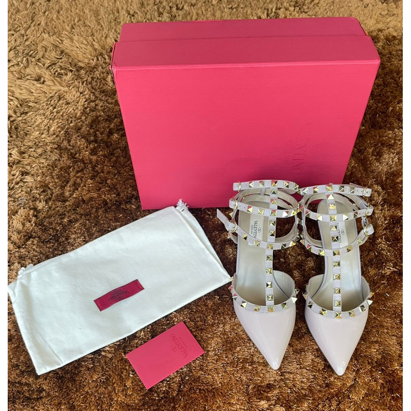 preloved valentino rockstud kitten heels/nude poudre patent