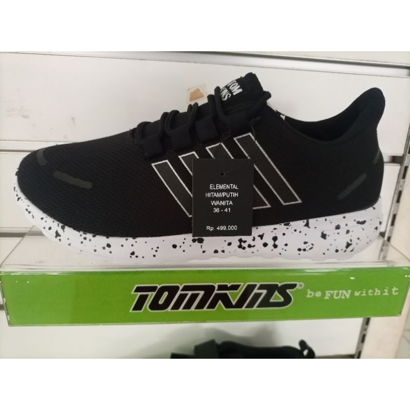 Sepatu Tomkins Elemental hitam/putih