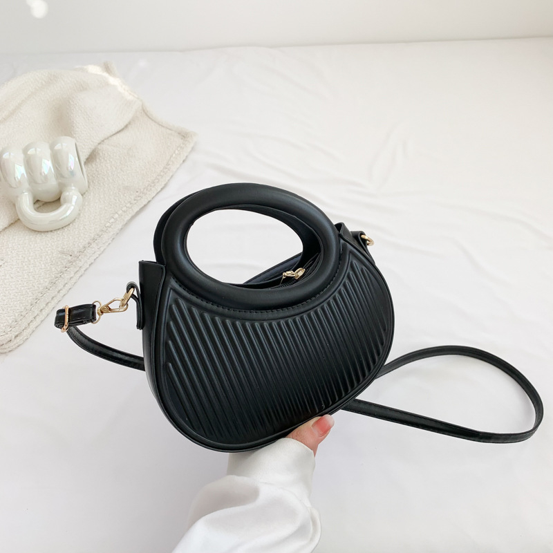 MADELINE Shoulder Bag Messenger Tas Bahu Tangan Mini Kondangan Fashion Wanita Konser New Fashion Simple Hand bag Lucu Barbie Chikoisme