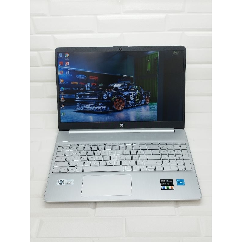 Laptop hp 15s-PQ2705TU Intel core i3-1115G4 RAM 4 GB SSD 512 GB mulus