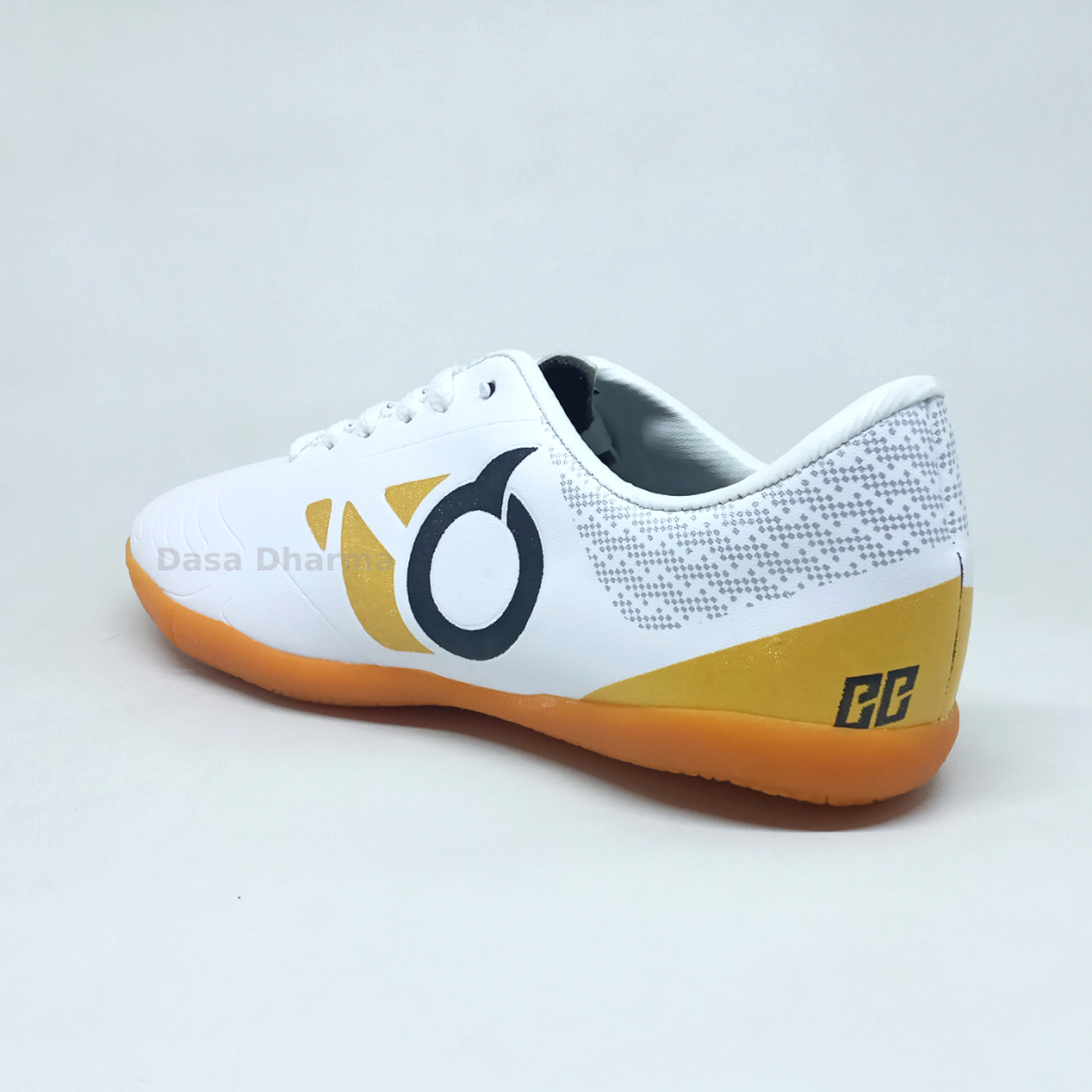 Sepatu Futsal Ortus Anak SD Putih Size 33 - 37