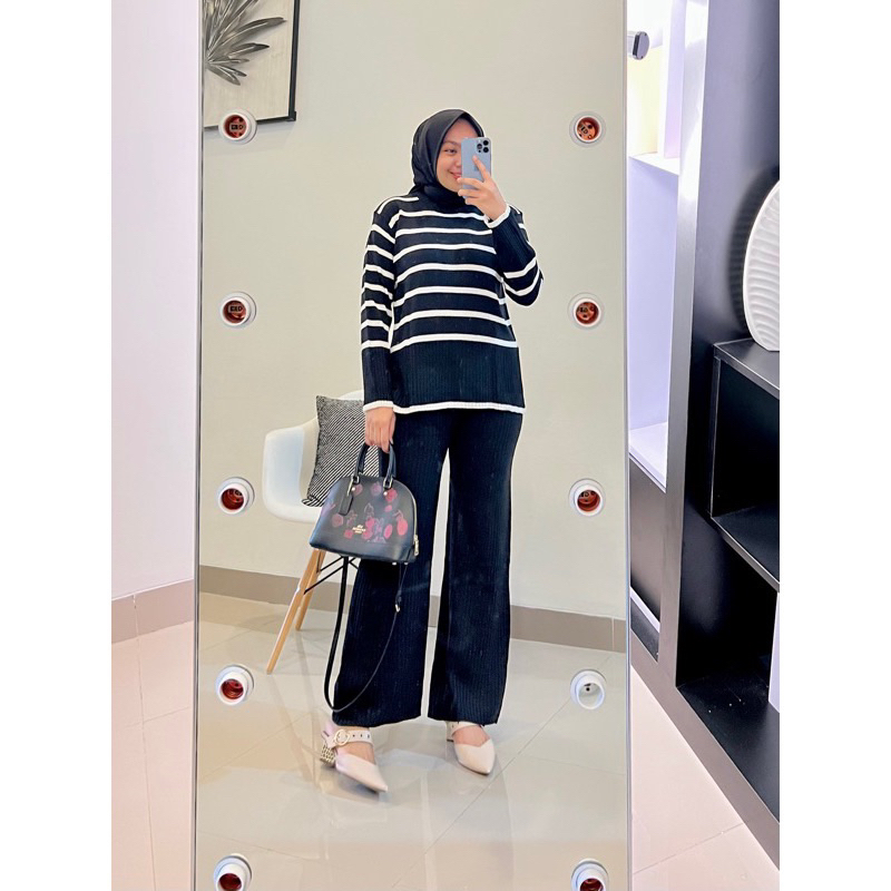 ONESET SWEATER LESTY STIPE SELAN CELANA KULOT WANITA