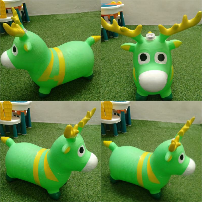 jumping animal rusa hijau