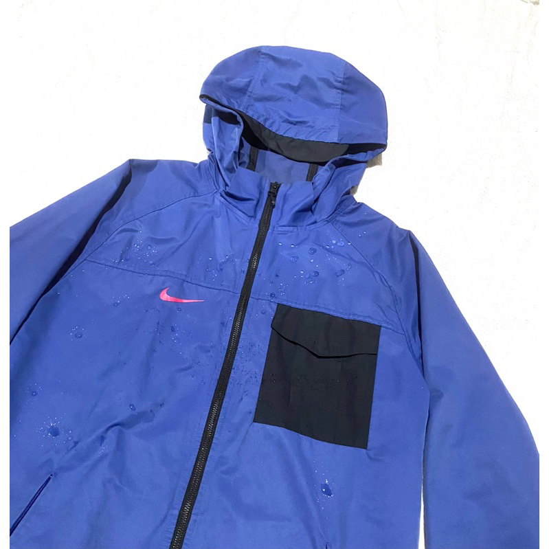 NIKE GORPCORE NYLON WINDPROOF & WATERPROOF JACKET