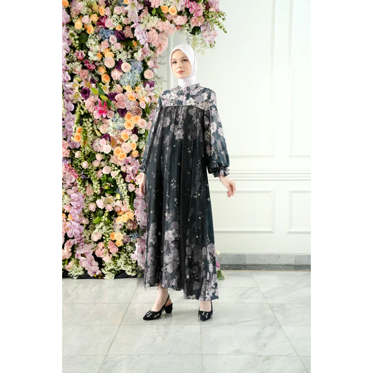 Anyelir Dress With Embellishment Banawa SIZE M by Wearing Klamby