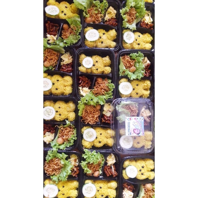 

Bento nasi kuning