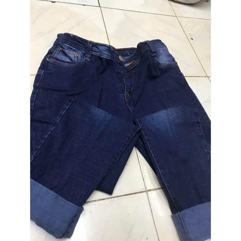 CELANA JEANS BEKAS