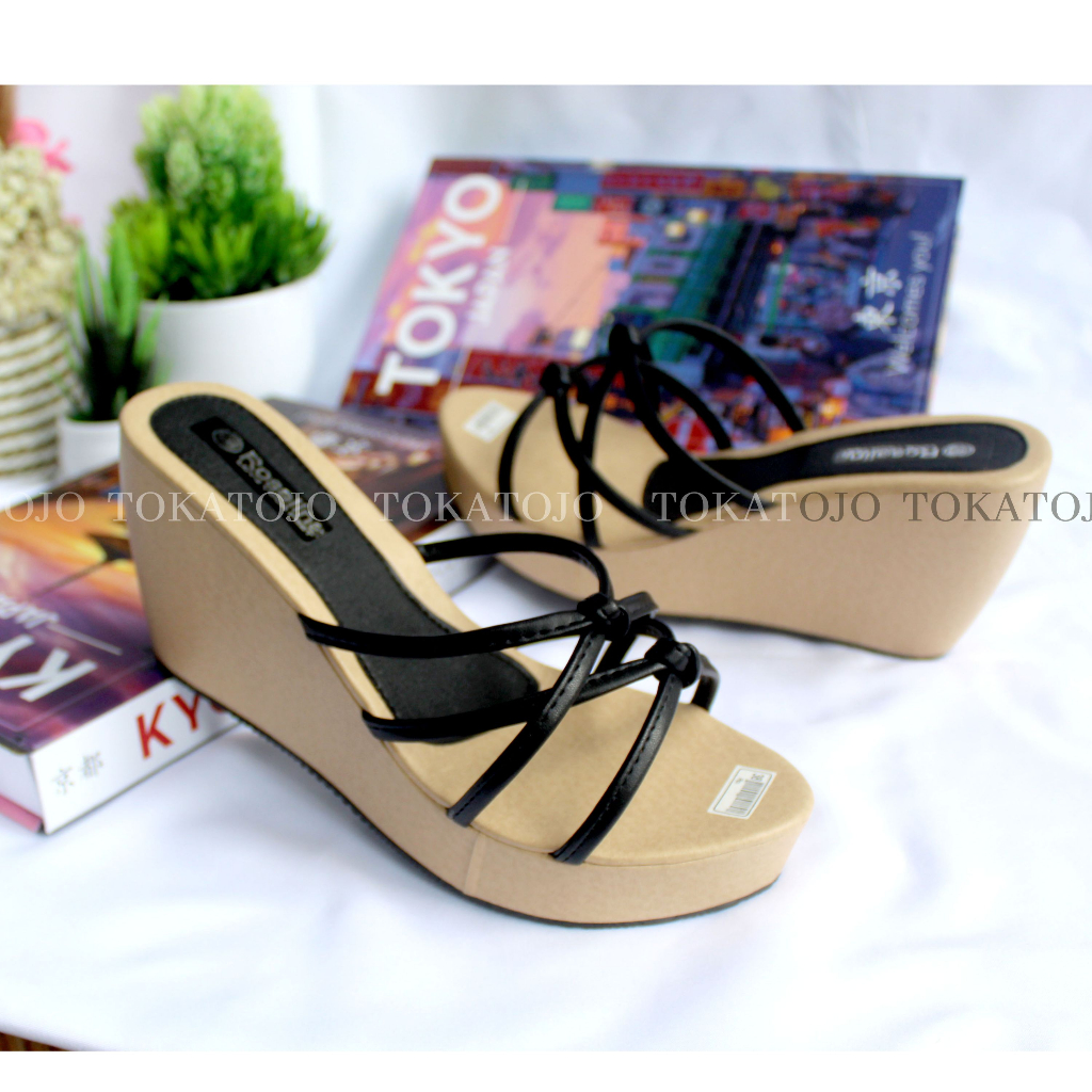 Sandal Wedges Wanita terbaru Kekinian Sandal Wanita korea tali silang Cantik
