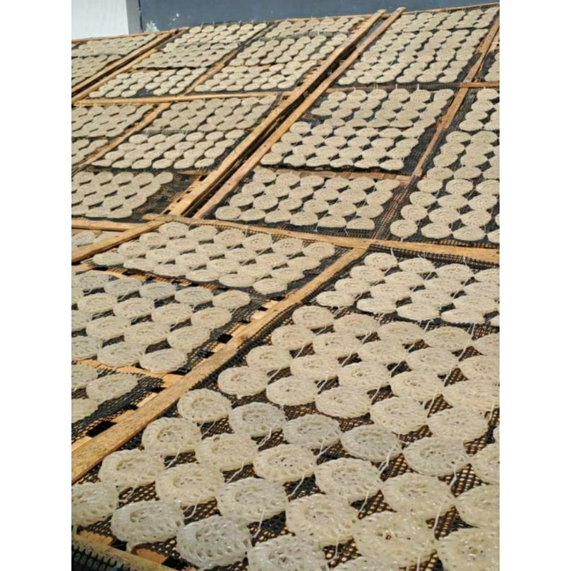 

KERUPUK BABANGI MENTAH 500 gr / KERUPUK SEBLAK / KERUPUK MAWAR MENTAH / KERUPUK SEBLAK RAFAEL / KERUPUK MAWAR /BABANGI / BABANGI MENTAH / KERUPUK BABANGI MENTAH / PABRIK KERUPUK MAWAR