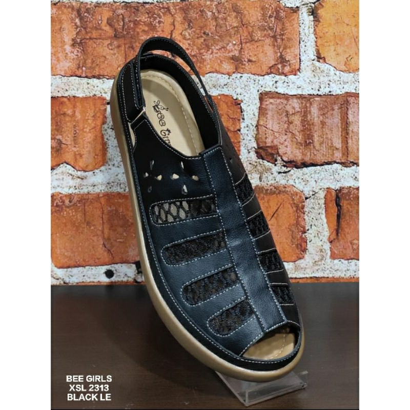 sepatu cewek , sepatu wanita , sepatu slip on BEE GIRLS