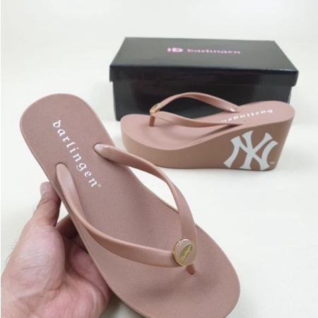 Sandal Darlingen NY Yankess Wedges Sandal Wanita Darlingen NY