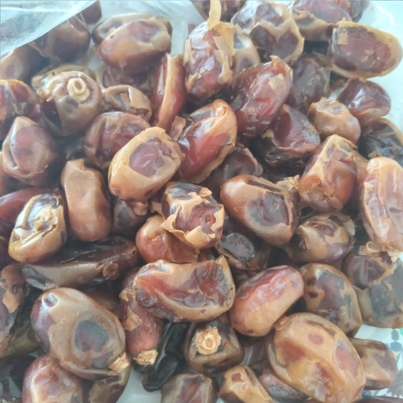 

Kurma Khalas 1kg / Kurma Khalas Saad / Kurma Khalas Kiloan