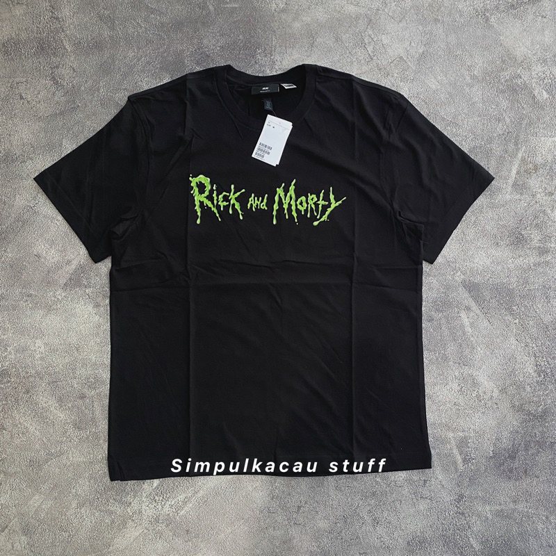 kaos H&amp;M x rick &amp; morty original store