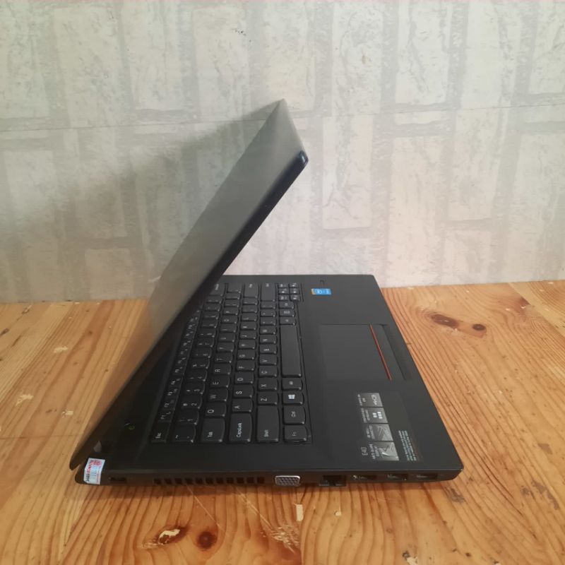 Laptop Lenovo E40 Cor i5-5200 Ram 4Gb/HDD 750Gb Amd Radeon R5 M330 2Gb Gaming editing desain