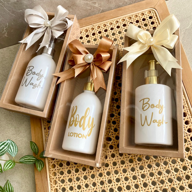 

SOUVENIR PERNIKAHAN HAMPERS KADO BERBAGAI ACARA BOTOL PUMP AESTHETIK