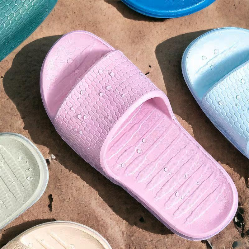 MINISO Sandal Pria dan Wanita Bath Slippers Sandal Karet Wanita EVA Solnya Empuk Super Anti Selip