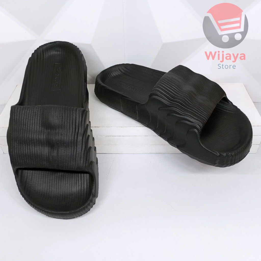 Sandal Slop Tebal 8831 Sendal Viral Ringan Tebal Slide Pria Selop Laki-laki Desain Unik