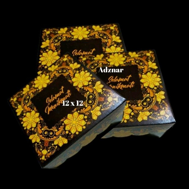

Kotak Kue Motif Batik 12 x 12 @20 Lembar
