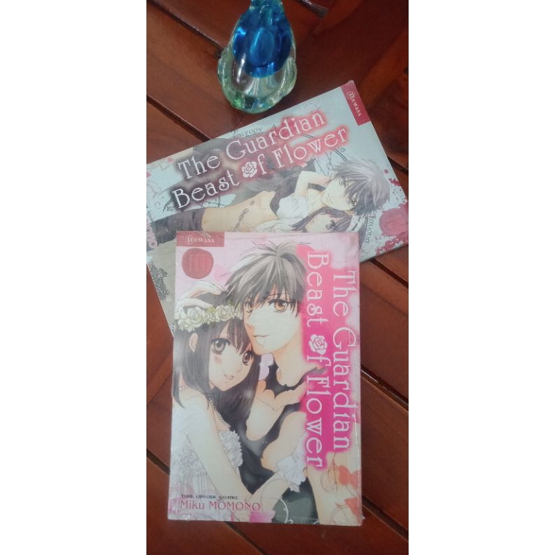 KOMIK THE GUARDIAN BEAST OF FLOWER - MIKU MOMONO