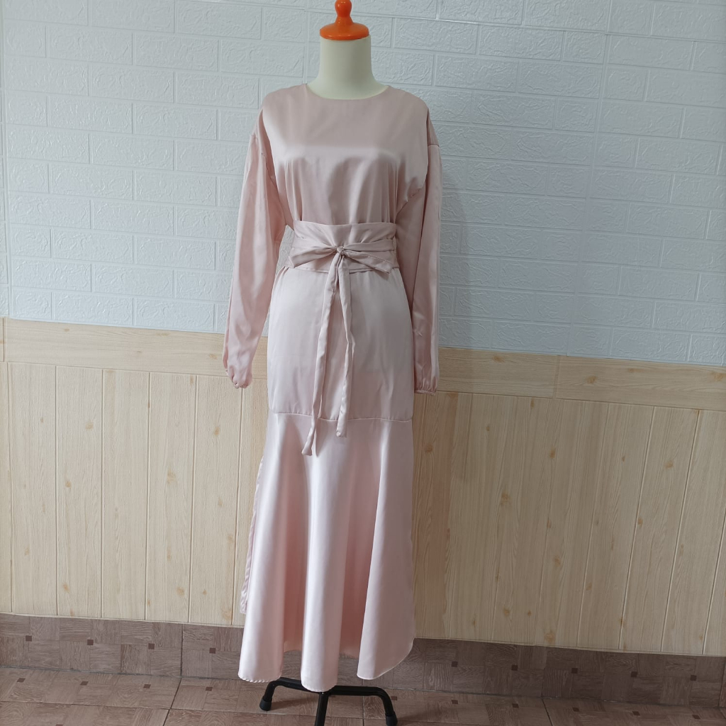 Hanna - Gamis Wanita Dress Mermaid Bahan Satin Premium