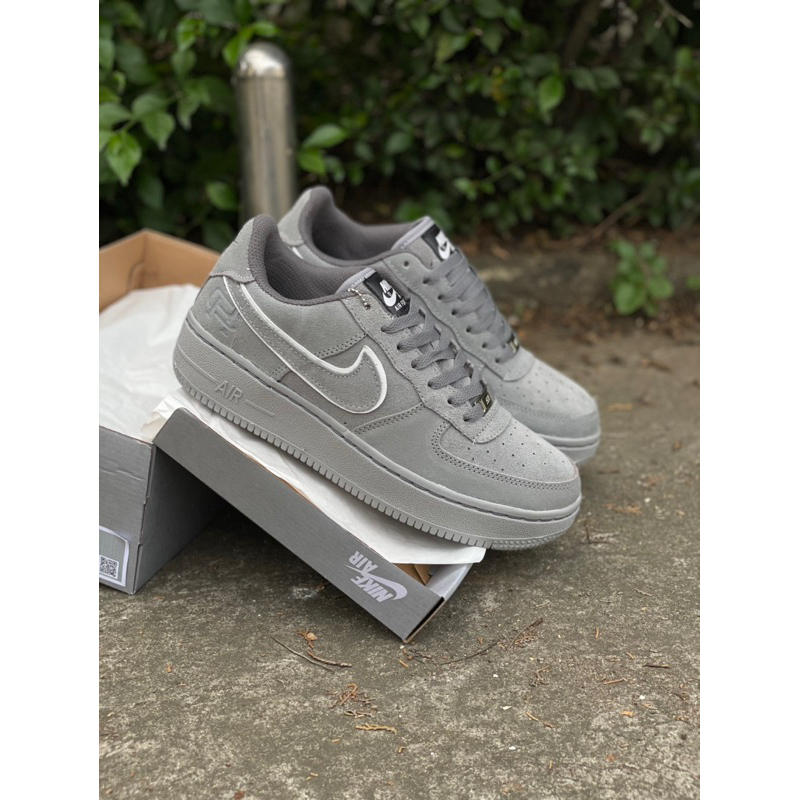 SEPATU NIKE AIR FORCE 1 REIGNING CHAMP GREY