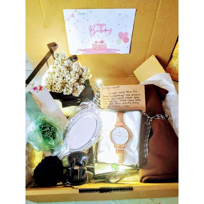 

hampers box/kado ultah/wedding giftl/hadiah ultah wisuda