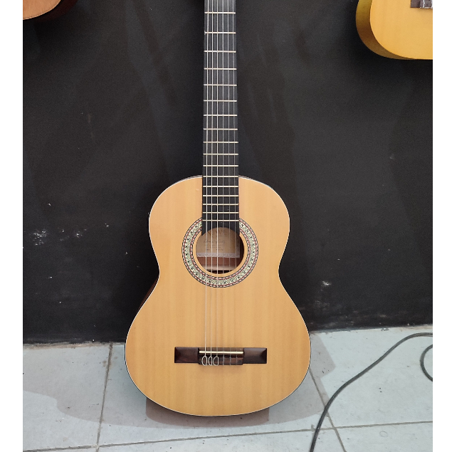 Gitar Clasic 3/4 Merk KOWE Akustik Elektrik 7545r ORIGINAL Product