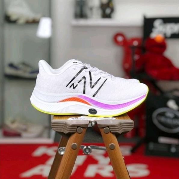 New Balance FuelCell Propel v4 &quot;Libra/Quartz Grey&quot;