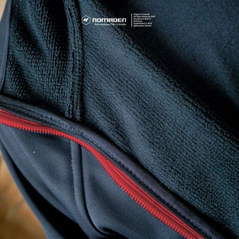 Jaket Outdoor Pria Jaket Gunung Softsell Waterreplient Nomaden Moluccan Series