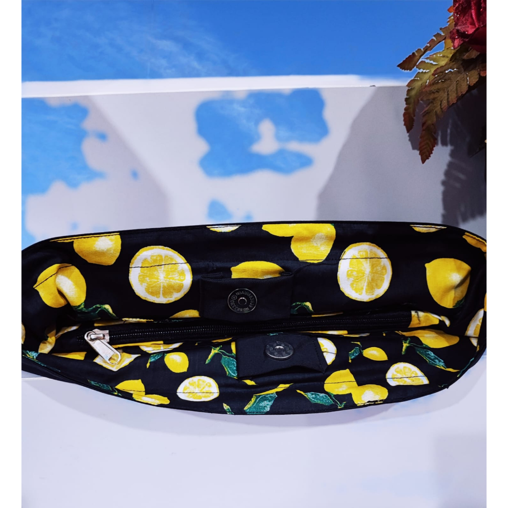 Pouch Dompet Organizer Aksesoris Tas Motif Penutup Magnet