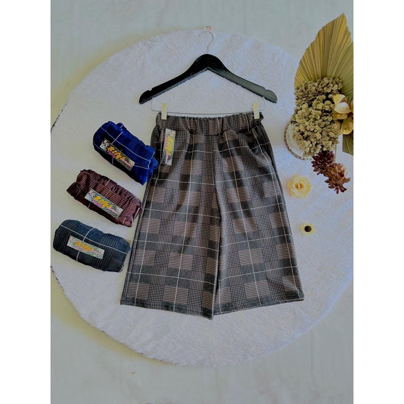 CELANA PENDEK ZARA KOTAK JUMBO 100KG