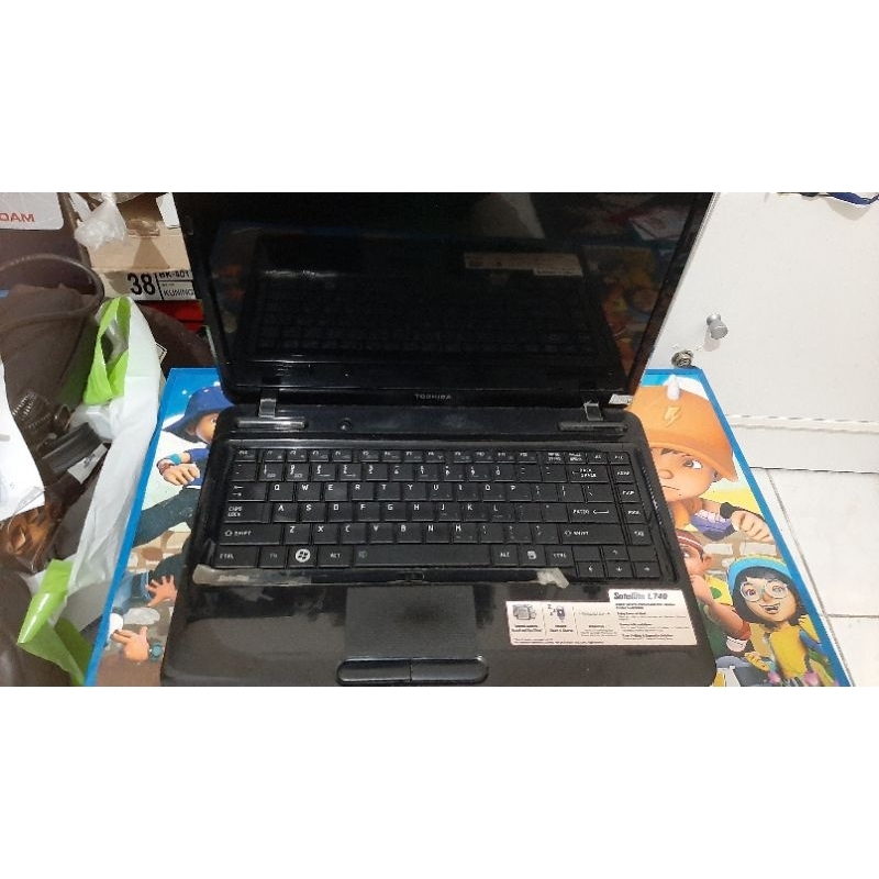 Laptop Toshiba Satellite L740