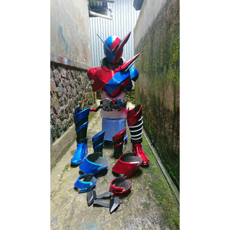 kamen rider build rabbit tank